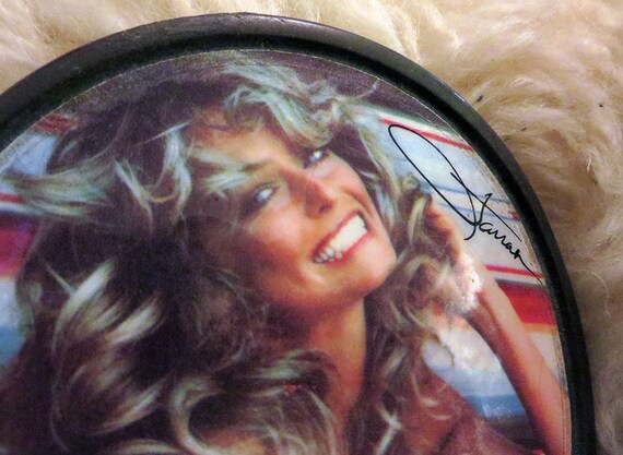 RARE Vintage 1977 FARRAH FAWCETT Metal Belt Buckl… - image 2