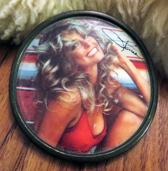 RARE Vintage 1977 FARRAH FAWCETT Metal Belt Buckl… - image 1