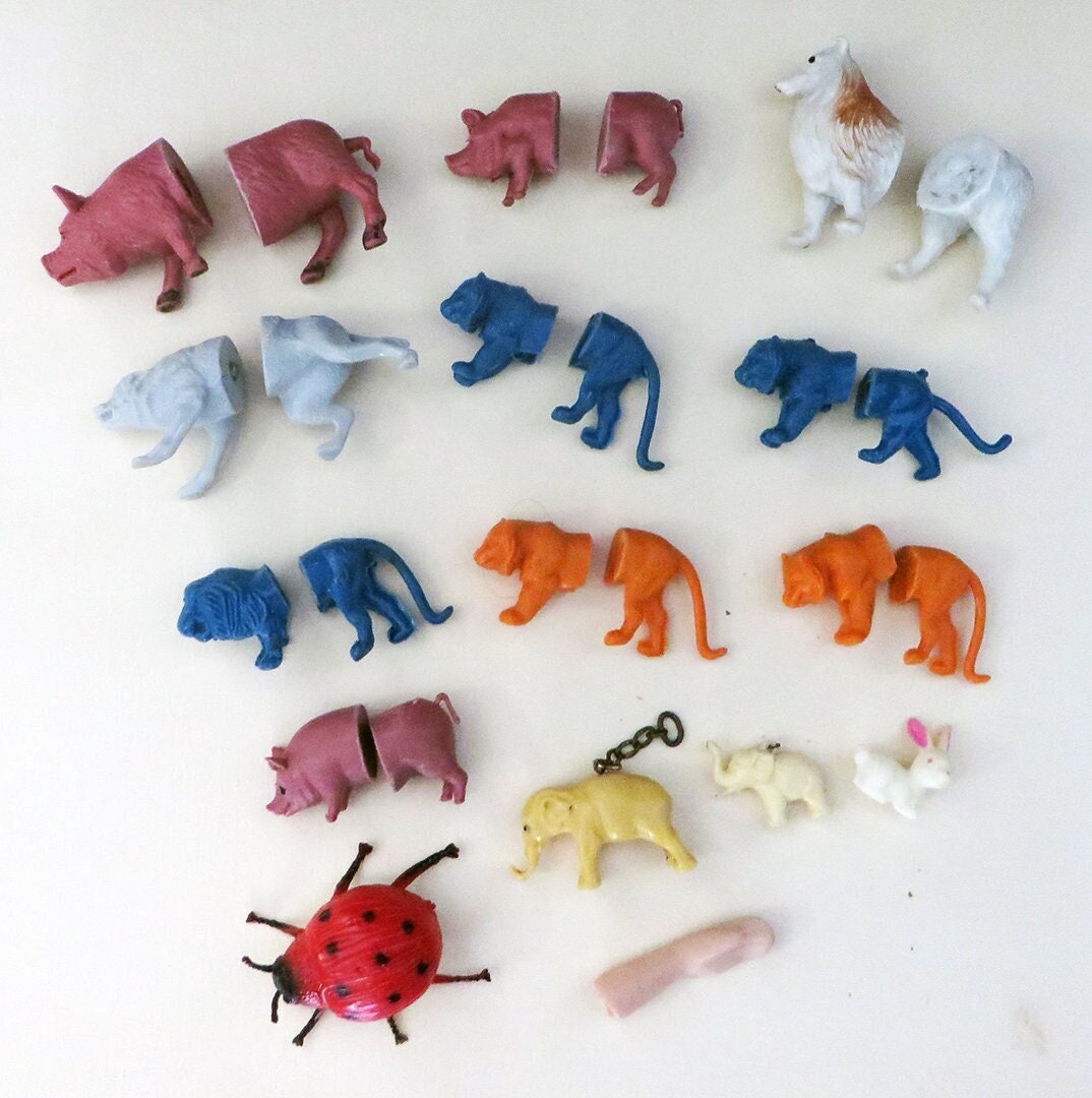 動物の人形（硬質プラスチック素材）まとめ売り Lot of 25 Miniature Plastic Animals / Toys ~ Crafts ~ Half