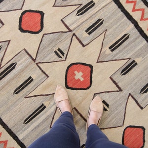Contemporary Navajo Design 5’ x 6’3” Kilim Geometric Oyster Gray Red Low Pile Handwoven Wool Rug - FREE DOMESTIC SHIPPING