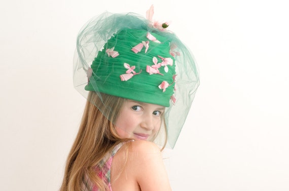 Vintage Hat Young Girl's Women's Beehive Green Pl… - image 1