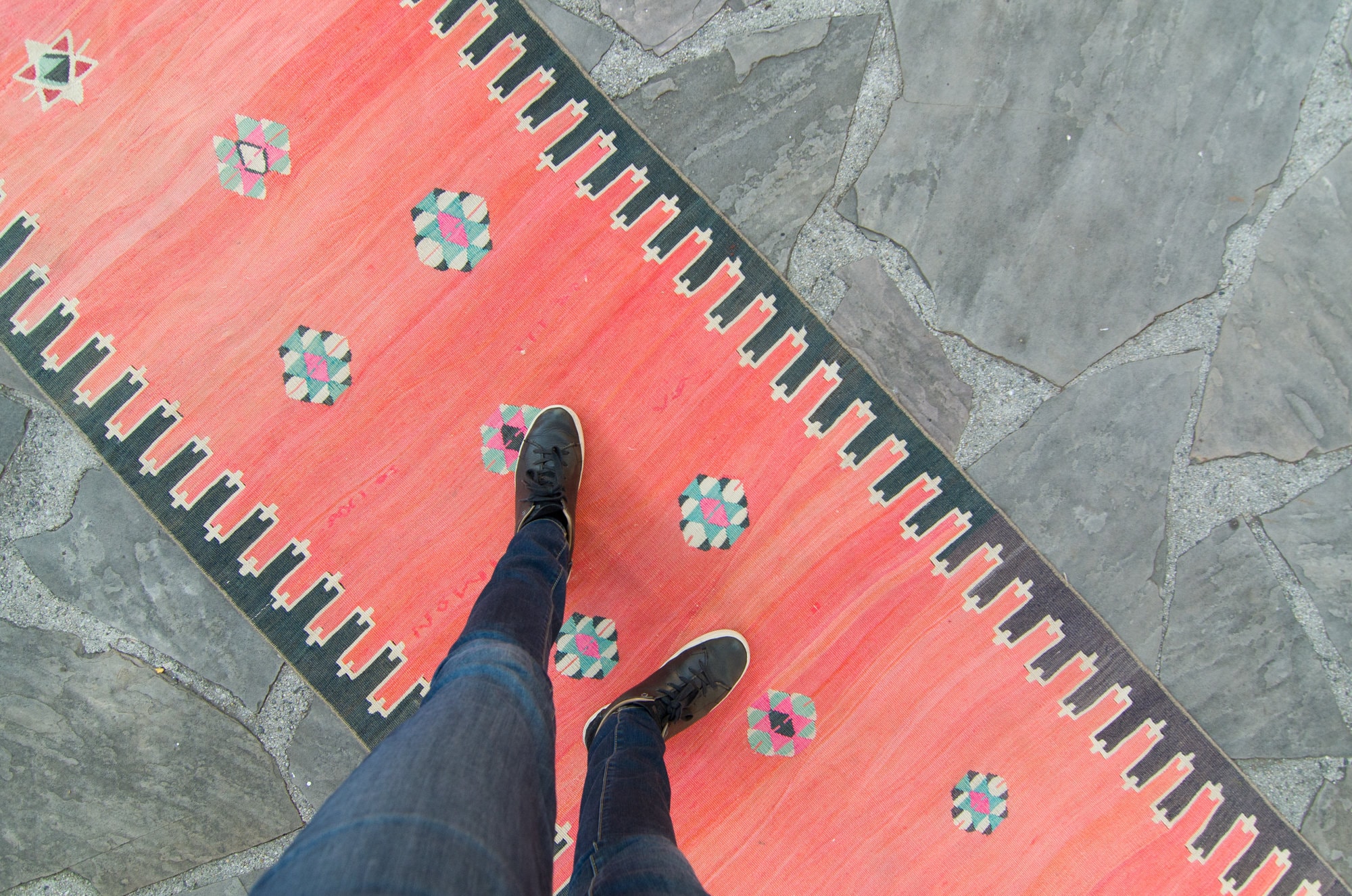 Vintage 3' X 12'5 Anatolian Rug Wool Kilim Hand Woven Floral Design Long Runner - Livraison Domestiq