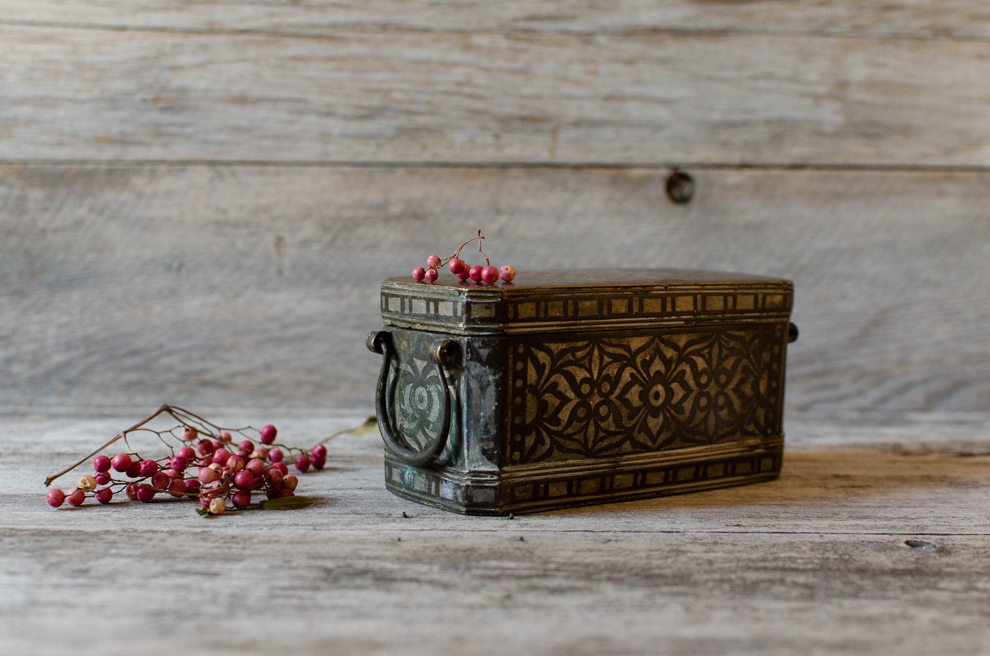 銀象嵌青銅ベタル箱、イスラム　フィリピン　ミンダナオ　アンティーク 銀象嵌青銅ベタル箱、イスラム フィリピン ミンダナオ