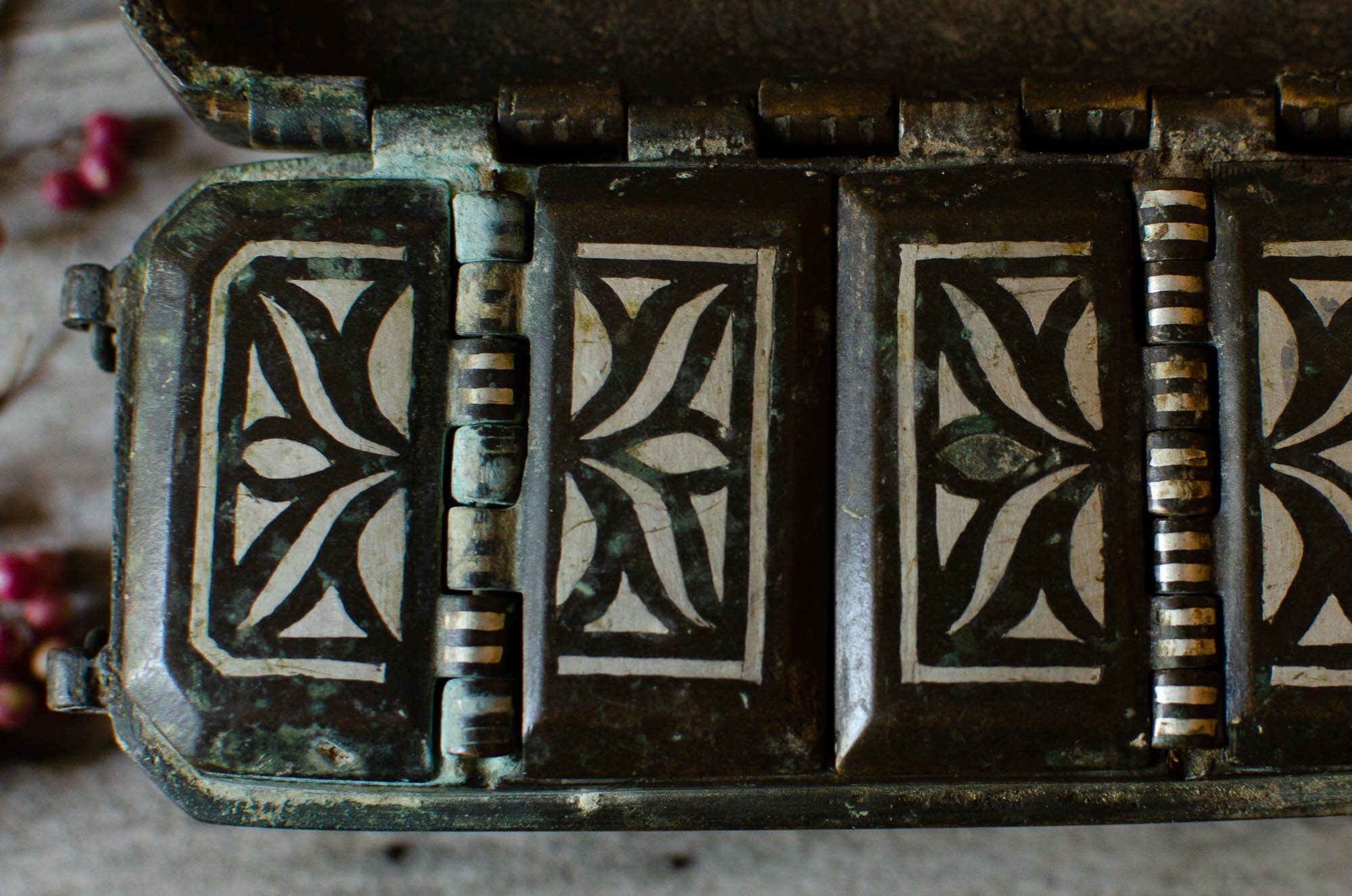 ヴィンテージ ビンロウジュの実の箱 アジアンデザイン 真鍮象嵌