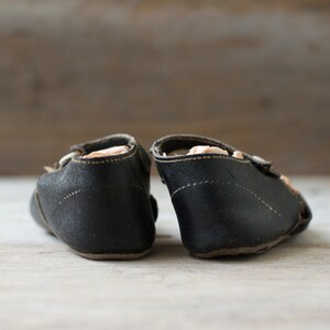 Vintage Baby Girls' Kids Child's Black Creased Leather Display Mary Jane Shoes Nursery Decor image 3