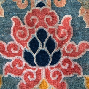 Antique 21 x 29 Tibetan Lotus Rug Botanical Hand Knotted Wool Pile Accent Rug 1920s Art Deco image 2