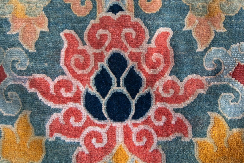 Antique 21 x 29 Tibetan Lotus Rug Botanical Hand Knotted Wool Pile Accent Rug 1920s Art Deco image 2