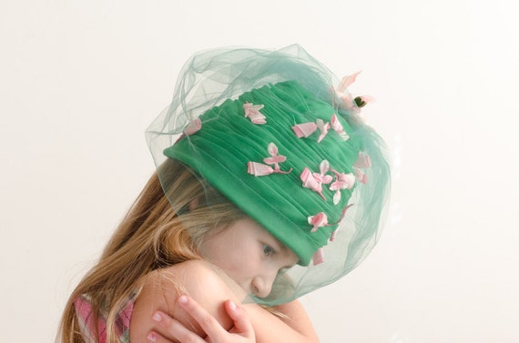Vintage Hat Young Girl's Women's Beehive Green Pl… - image 3