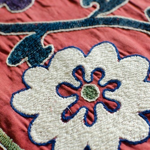 Vintage Suzani 53 x 88.5 Uzbek Magenta Green Hand-Embroidered Floral Design Samarkand Blanket Bed Throw Wall Hanging 1930's image 10