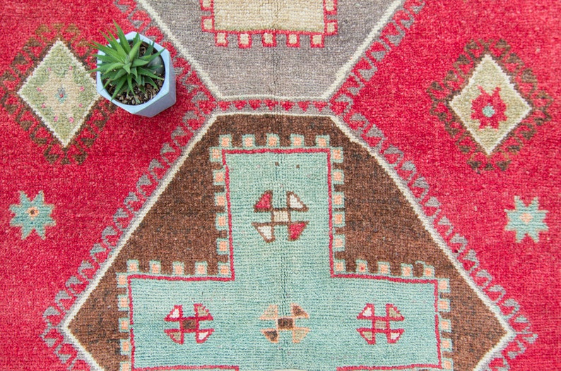 Vintage 4 x 157 Rug Lake Van Handwoven Geometric Medallion Red Wool Wide Hand-Knotted Runner 1960s FREE DOMESTIC SHIPPING image 4