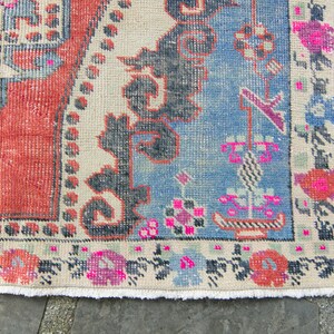 Vintage 4'3 x 6'10 medaillon geometrische bloemen koraalblauw helder handgeknoopt wollen stapelkleed jaren 1950 GRATIS BINNENLANDSE VERZENDING afbeelding 7