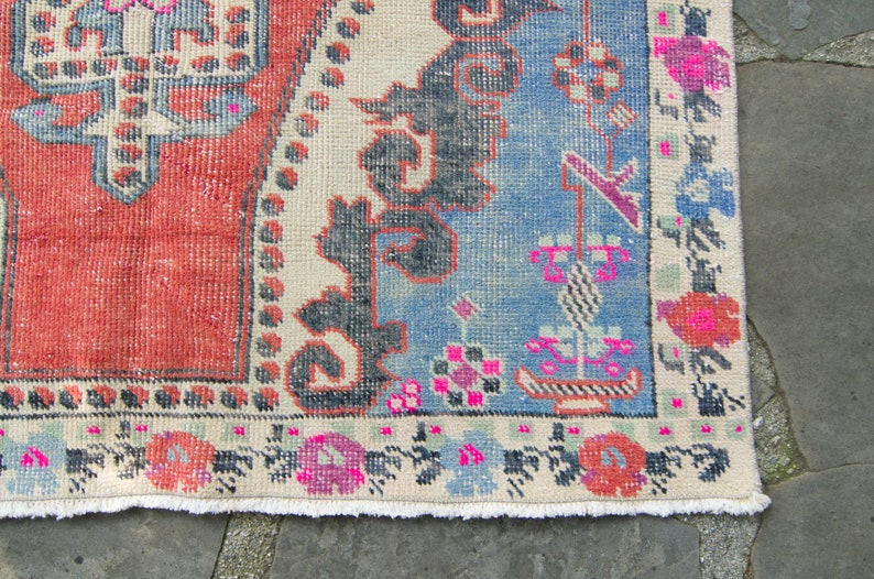 Vintage 4'3 x 6'10 medaillon geometrische bloemen koraalblauw helder handgeknoopt wollen stapelkleed jaren 1950 GRATIS BINNENLANDSE VERZENDING afbeelding 7