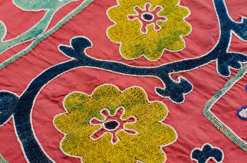 Vintage Suzani 53 x 88.5 Uzbek Magenta Green Hand-Embroidered Floral Design Samarkand Blanket Bed Throw Wall Hanging 1930's image 8