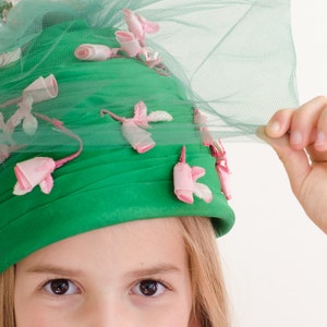 Vintage Hat Young Girl's Women's Beehive Green Pleated Organza Hat w/ Pink Flowers & Netting Mid Century Cloche 1950's image 2