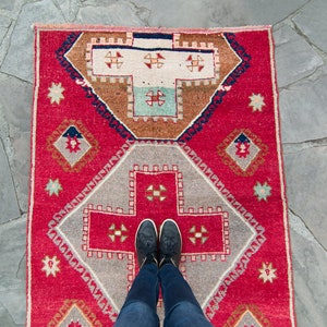 Vintage 4 x 157 Rug Lake Van Handwoven Geometric Medallion Red Wool Wide Hand-Knotted Runner 1960s FREE DOMESTIC SHIPPING image 3