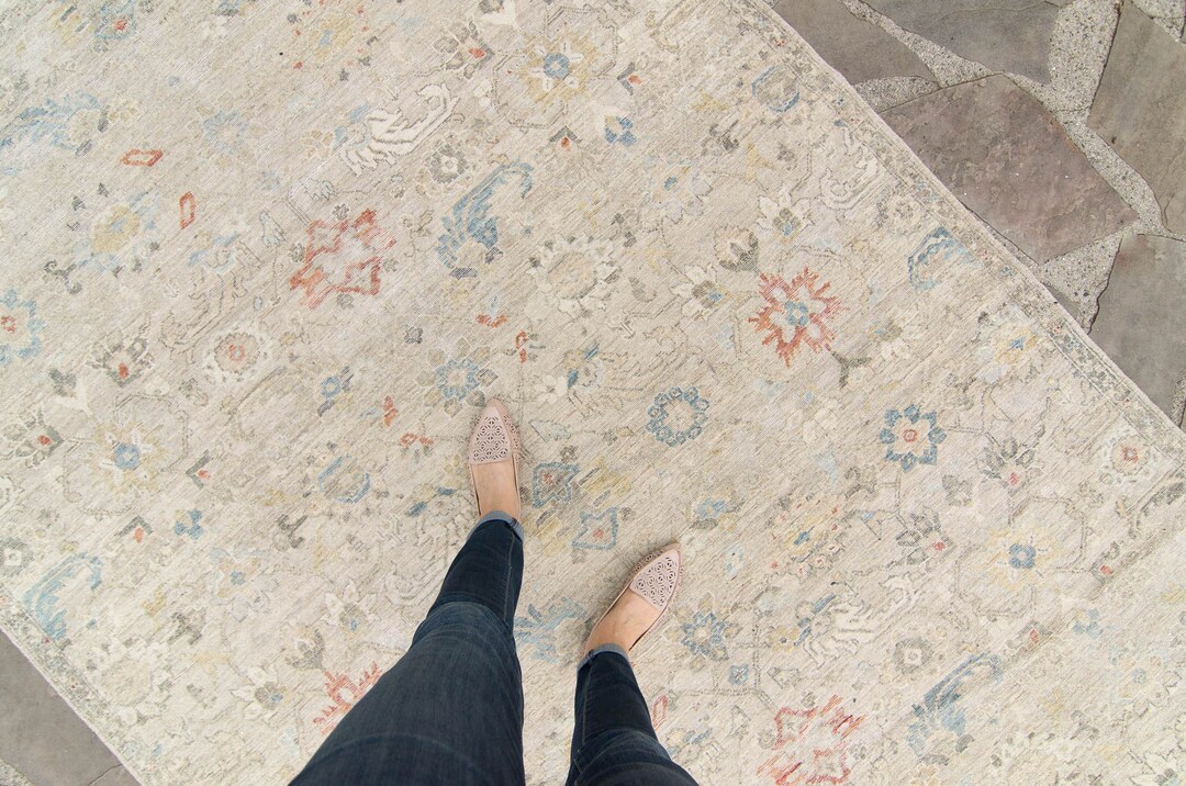 Contemporary 5’10” X 9’ Distressed Rug Floral Pattern Design Greige Ink ...
