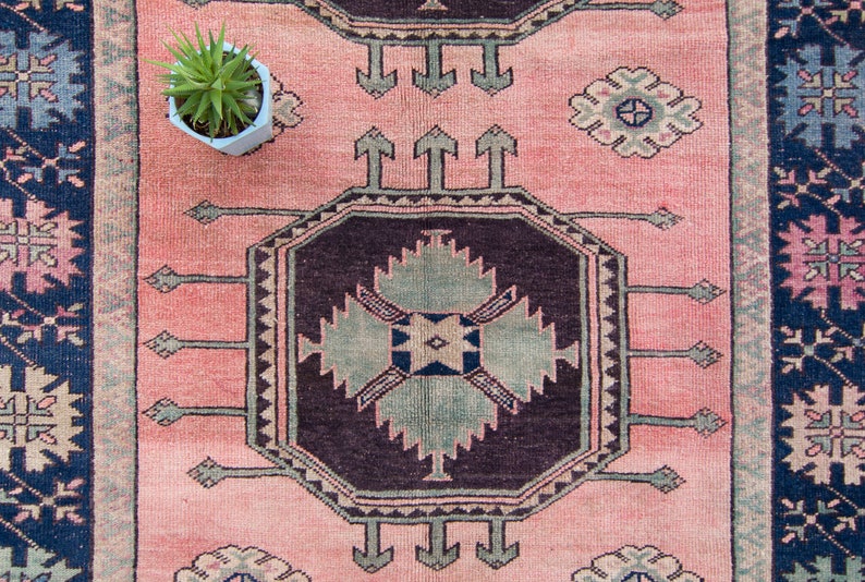 Vintage 51 x 122 Oushak Rug Hand Knotted Medallion Design Pink Blue Wool Large Area Rug 1960s FREE DOMESTIC SHIPPING image 4
