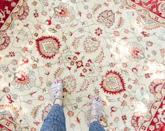 Alfombra vintage de 1,88 m x 1,98 m, anudada a mano, con diseño floral tradicional, de lana oriental pakistaní, de la década de 1990. Envío nacional gratuito.