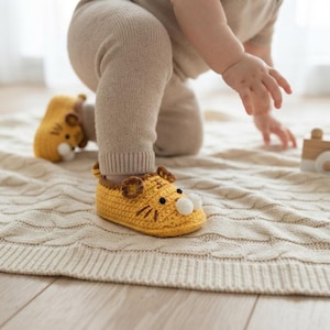 Little Tiger Baby Walking Shoes Crochet Pattern PDF | Beginner Baby Animal Booties with Cute Face, Ears & Tail, Instant Download Gift