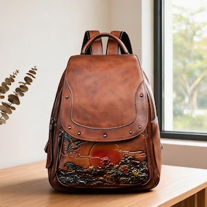 Mochila de couro artesanal, mochila vintage de couro marrom, bolsa de couro com detalhes florais, mochila de viagem retrô, presente rústico para ele ou para ela.
