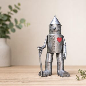Tin Man Garden Statue – Whimsical Resin Sculpture, 10th Anniversary Gift