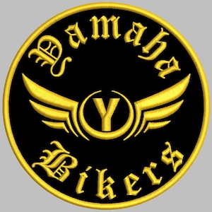 Puede incluir: Un parche bordado circular con fondo negro y borde amarillo. El texto Yamaha Bikers está bordado en fuente gótica amarilla. Un emblema central amarillo muestra una letra Y rodeada de alas estilizadas a ambos lados.