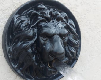 JUEGO DE 3 ARTÍCULOS Cabeza de león 6'' Caños de agua de piedra fundida Emisor de fuente de pared Salpicador de agua