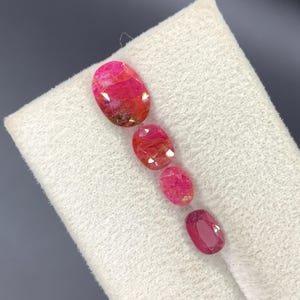 Rubini naturali rosa-rossi / Set di 4 pietre preziose sciolte da 3,85 carati