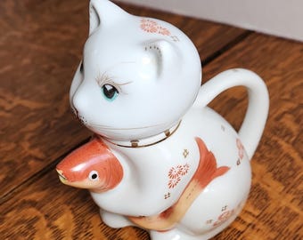 Neuheit Katze Porzellan Teekanne mit Deckel Koi Fisch als Tülle. Wunderliche und charmante Ergänzung für jede Teekanne oder Küchensammlung