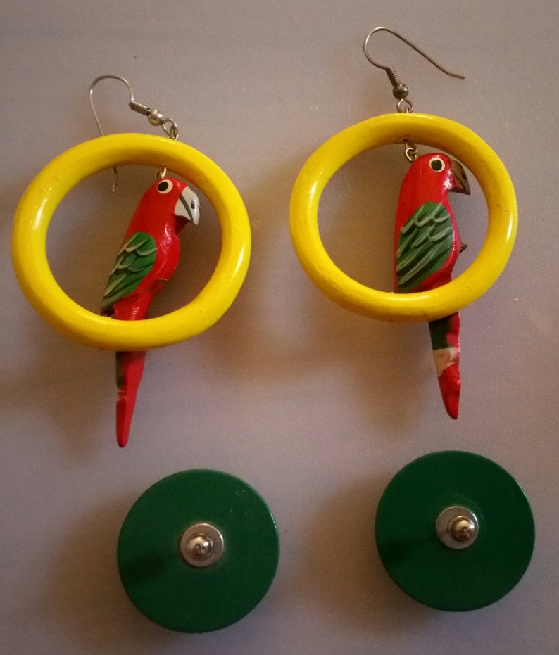 Parrots and Discs Retro Funky Chunky Colorful Necklace with 2 Sets of Earrings