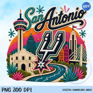 Pode incluir: Um gráfico digital em estilo de bordado com o texto San Antonio em letra cursiva azul-escura. O design inclui a Tower of the Americas, o Alamo, um logótipo de basquetebol estilizado, uma ponte e plantas do deserto coloridas ao pôr do sol.