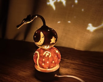 Maanverlichte cottage kalebaslamp | Handgemaakt USB-nachtlampje, gezellig boshuisdecoratie