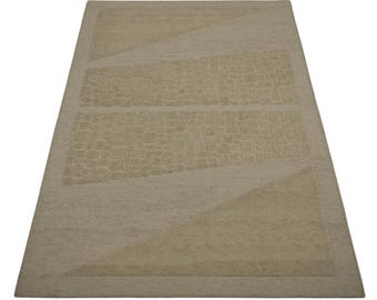 Hand-Tufted Wool Area Rug: Beige Geometric Pebble Texture (4x6 ft)