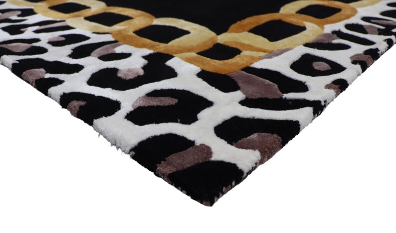 Hand Tufted Wool Tencel Rug: Leopard Print Chain Border Area Carpet image 2
