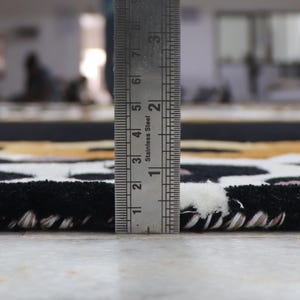 Hand Tufted Wool Tencel Rug: Leopard Print Chain Border Area Carpet image 14