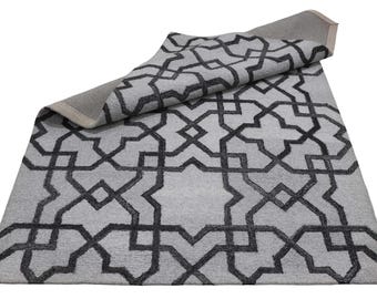 Modern Geometrical Lattice 4.6x6.6 Hand Tufted Black & Ivory Custom Made Bhadohi Wool Area Rug