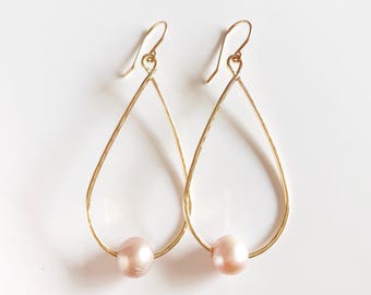 Earrings Ethel - pink pearl hoop earrings - elongated tear drop hoops - pearl earrings ( E395)