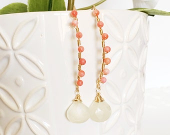 Boucles d'oreilles en perles faites main, calcédoine et corail : fils de marquise en or rose 14 carats