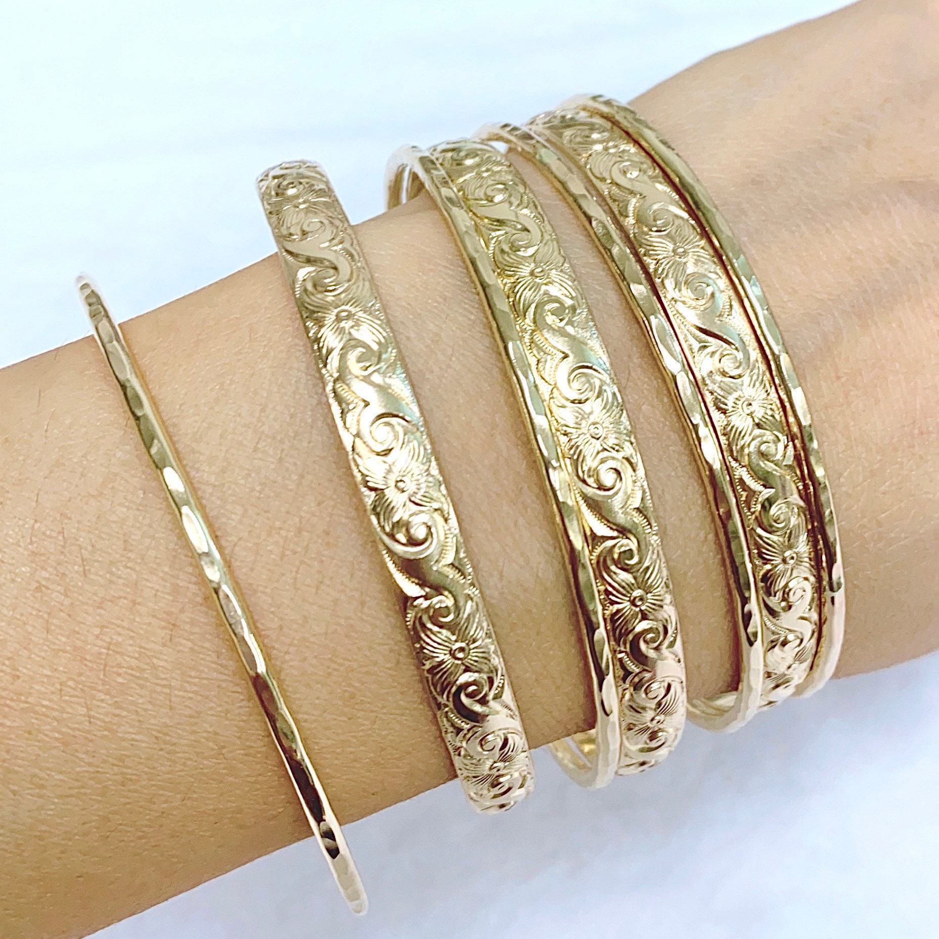 Set of Seven Hammered Gold Polish Bangles, Thin Gold Bangles, Bangle  Bracelet, Hammered Bangle, Simple Gold Bangle Gift, Gift for Mother. -   Sweden