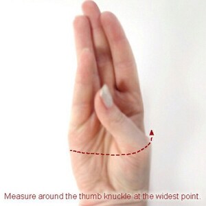 Peut inclure: Mesurez autour de la phalange du pouce au point le plus large. Ceci est un guide utile pour d&eacute;terminer la taille de la bague.