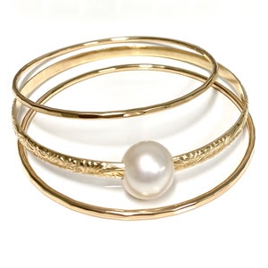 MOANI bangles set - white Edison pearl bangle - Hawaiian heirloom bangle (B542)