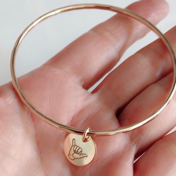 Bangle HALEY Shaka Charm Bangle Hang Loose Charm Bracelet B542