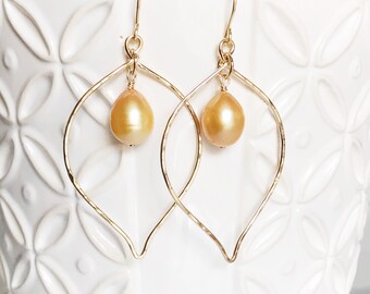 Earrings  Doree - Gold pearl earrings - lotus hoop earrings - mini lotus hoop earring - pearl earring- bridesmaid gift (E135)