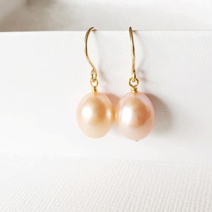 Earrings Casi - Pink pearl earrings - pearl dangle earrings - blush pearl earrings - bridesmaid gift (E233)