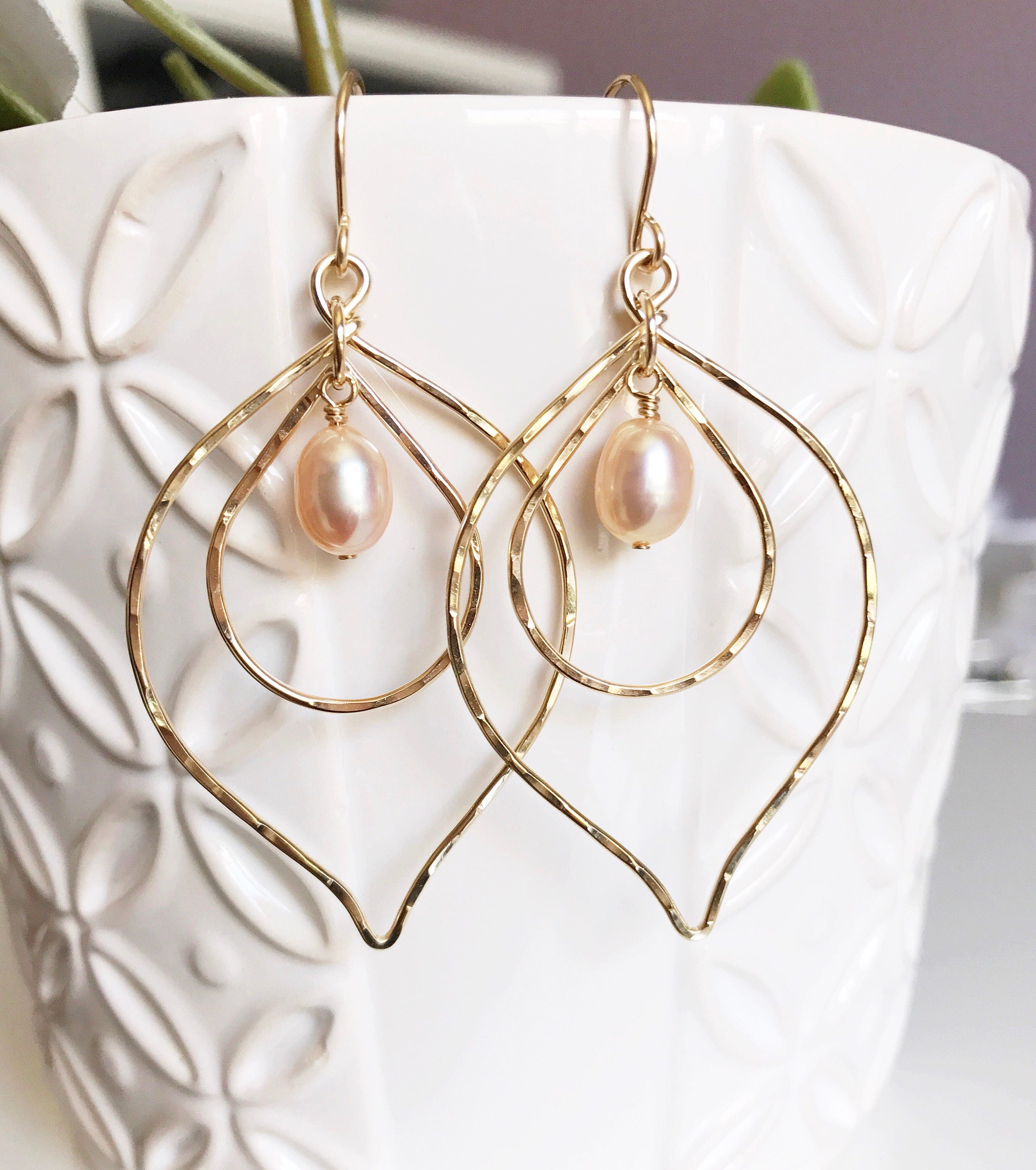 Earrings Kina - pink pearls earrings - mini hoop earrings - pearls hoop earrings (E338)