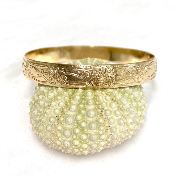 CHIEKO +  caviar bangle †  gold $_57.JPG?set_id=880000500F