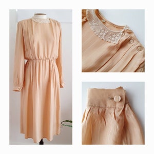 1980&#39;s style Dress vintage dress Elastic waist Shoulder pads Lace collar Pleats dress with sleeves dusty peach colour