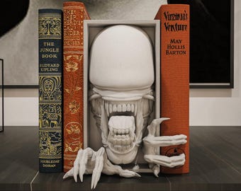 Alien Creature Book Nook Sci-Fi Horror Shelf Insert 3D Printed Space Monster Decor
