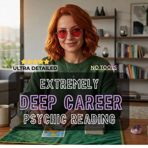 Könnte beinhalten: Eine Person mit roten Haaren und Brille hält eine Tarotkarte. Das Bild enthält den Text "EXTREMELY DEEP CAREER PSYCHIC READING". Das Bild enthält auch den Text "ULTRA DETAILED" und "NO TOOLS".