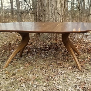 Walnut Walking Extension Table © 2017 60in to 84in